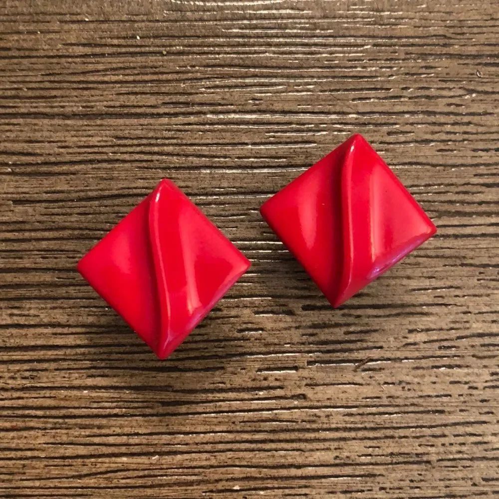 1980’s Red Wavy Square Diamond Shape Earrings